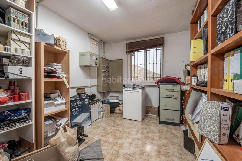 Foto 679c8023-5ac7-4590-a4b1-8700e3a59a3b. Bâtiment à usage industriel dans Iznalloz