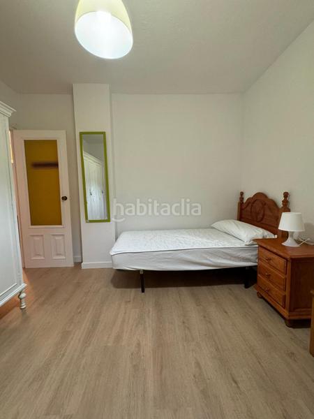 Foto 5b3b02eb-ea86-4f91-889b-b5fc4244a82c. Alquiler piso  espectacular en emperatiz eugenia 4 dormitorios! en Granada