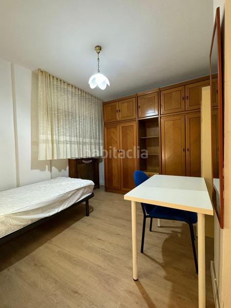 Foto 87b159bc-96c3-4b1c-9668-fe458befadab. Alquiler piso  espectacular en emperatiz eugenia 4 dormitorios! en Granada