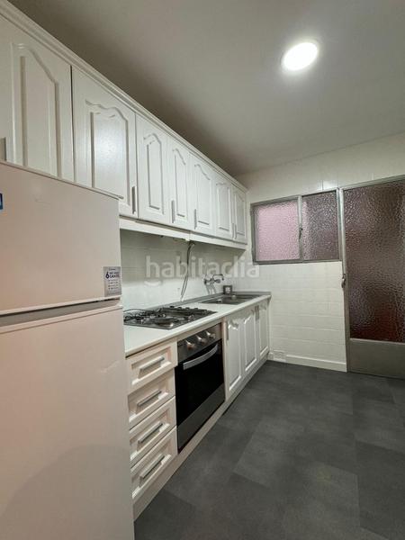 Foto 99d01ae2-8b8d-4863-9e23-b47883f1a8d8. Alquiler piso  espectacular en emperatiz eugenia 4 dormitorios! en Granada