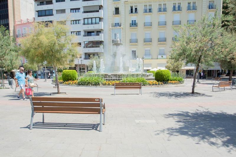 Foto e7f82dc3-cd75-4b83-b747-8cc543e4a480. Piso  en carrera de la virgen en San Matías - Realejo Granada