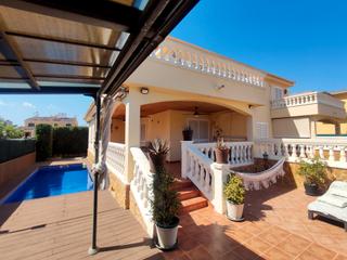Casa aparellada a Sa Cabana - Can Carbonell - Ses Cases Noves. Chalet pareado en marratx 4 dormitorios, 3 baos, garaje y pisc