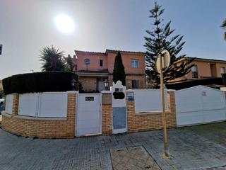 Chalet in Els Ametllers. Bonito chalet individual ubicado en la urbanización vilafortuny