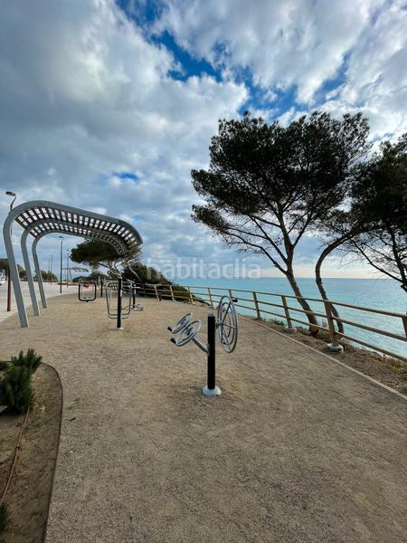 Foto 0329e3e2-89d7-4ba9-ac34-be1e8db2d916. Planta baja encantadora planta baja con vistas frontales al mar en Miami Platja