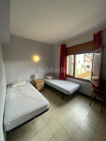 Foto 5c48280a-3569-47ef-873d-c694e27808f0. Planta baja encantadora planta baja con vistas frontales al mar en Miami Platja
