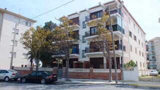 Planta baja en Passeig Marítim. Encantadora planta baja con vistas frontales al mar