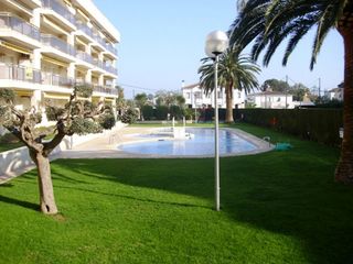 Apartment in Cambrils Mediterrani. Planta baja con piscina