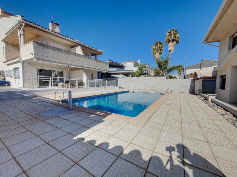 Foto 4fbc5fd6-24eb-4b79-848c-3b28f2b529d2. Maison jumelée avec cheminée chauffage parking piscine dans Cambrils