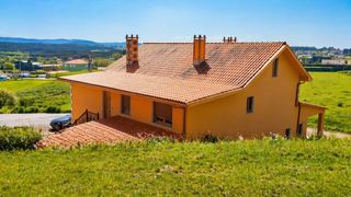 Chalet in Montefaro 8. Alojamiento surf listo para explotar en meir�s � valdovi�o