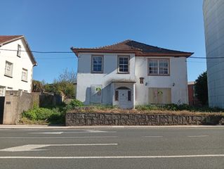 Xalet a Estrada de castela 184. Casa individual a reformar