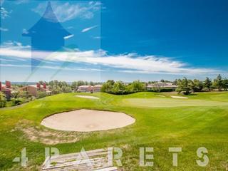 Miete Doppelhaus in Carrer de les mèlies 5. ¡vive el lujo y la tranquilidad en el exclusivo club de golf bon