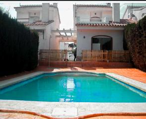Xalet a Carrer casalot 25. Chalets individual con piscina privada