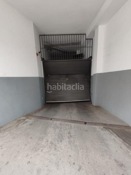 Foto c9c2aaa3-8681-4c03-954f-9bd8e36aa977. Parking voiture dans Can Pantiquet Mollet del Vallès