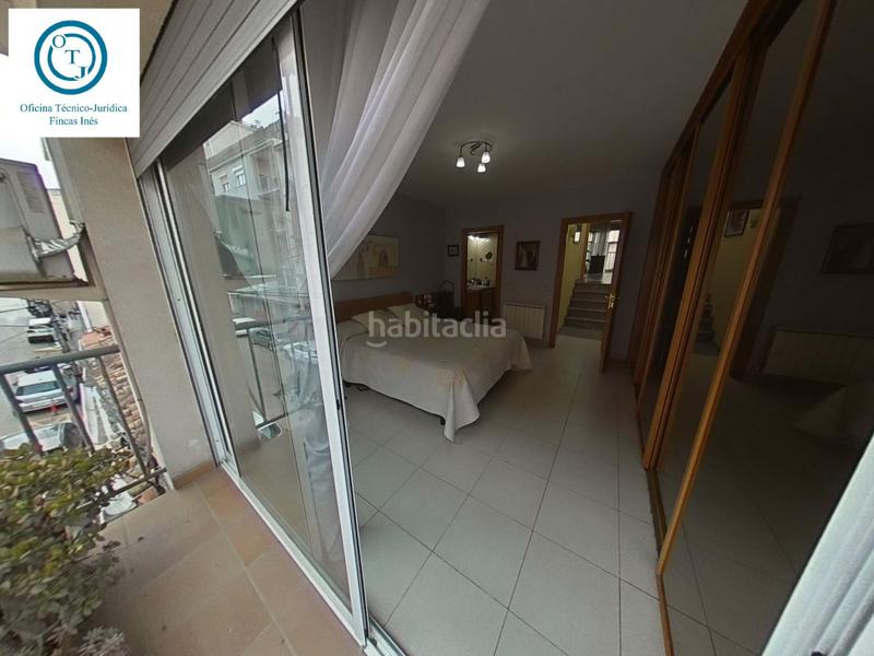 Foto 8e76a019-0545-44f5-affe-1685d6ec5cc3. Casa amb xemeneia calefacció aparcament a Centre Mollet del Vallès