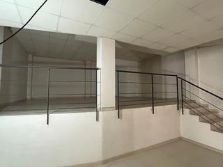 Lloguer Local Comercial a Col·legis Nous. Impresionante local en el centro