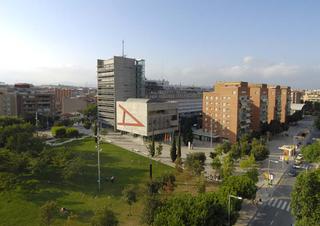 Local commercial à Estació del Nord. Increíble oportunidad de despacho convertible en vivienda en la
