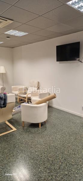 Foto da6df2a1-84b5-4e0d-917e-fb02cf143517. Alquiler oficina magnifica oficina en zona privilegiada en Mollet del Vallès