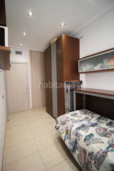 Foto 6866729d-79b5-4582-8a01-429cdbf519a4. Casa amb calefacció aparcament a Centre Badalona