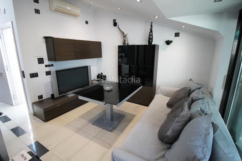 Foto 6d1a73c0-8314-4359-9f79-55103dfe4a90. Casa amb calefacció aparcament a Centre Badalona