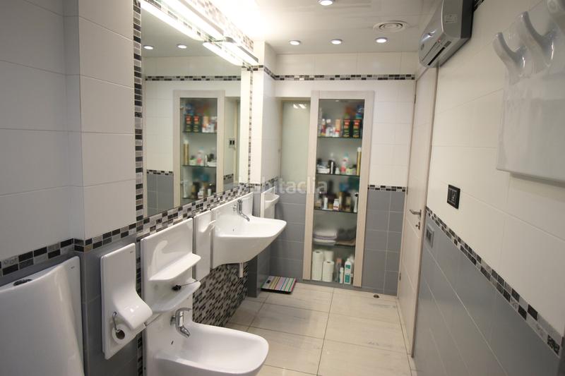 Foto f019c7bf-9e4a-4c60-a4c5-f9eef02e3e24. Casa amb calefacció aparcament a Centre Badalona