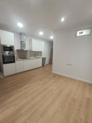 Rent Flat in Centre. Espectacular bajos completamente a estrenar