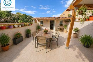 Haus in Col·legis Nous. Casa espectacular en una sola planta con gran potencial