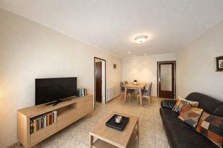 Flat in Estació de França. Piso de 4 habitaciones y ascensor