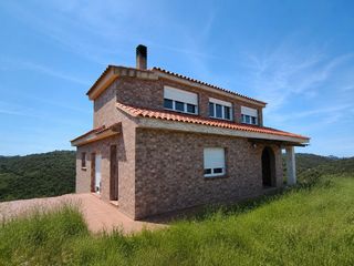 Maison à Llagostera. Casa independiente a 4 vientos en la urbanización selva brava, u