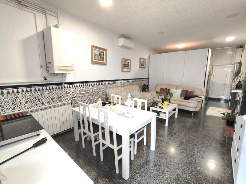 Foto 3731beaa-111d-4b09-ae57-c7a6f17ba6d1. Casa adossada amb aparcament a Polinyà