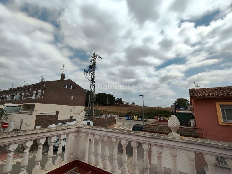 Foto bc40c803-1f3d-4e06-8476-90b26ef7bfb8. Casa adossada amb aparcament a Polinyà