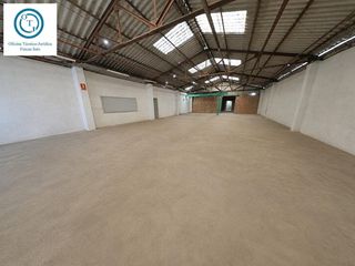 Nave industrial en Sant Fost de Campsentelles. Nave industrial de 400 m2 en zona céntrica  gran potencial de tr