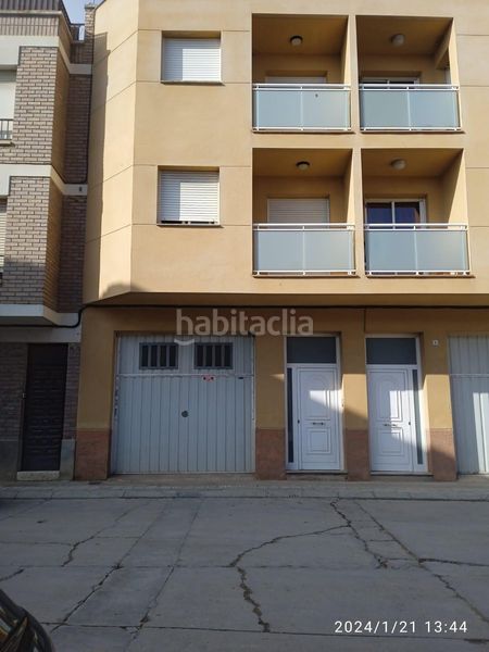 Foto 348b1783-823f-4839-98cc-04e55ca09ea1. Casa adossada amb aparcament a Torrebesses