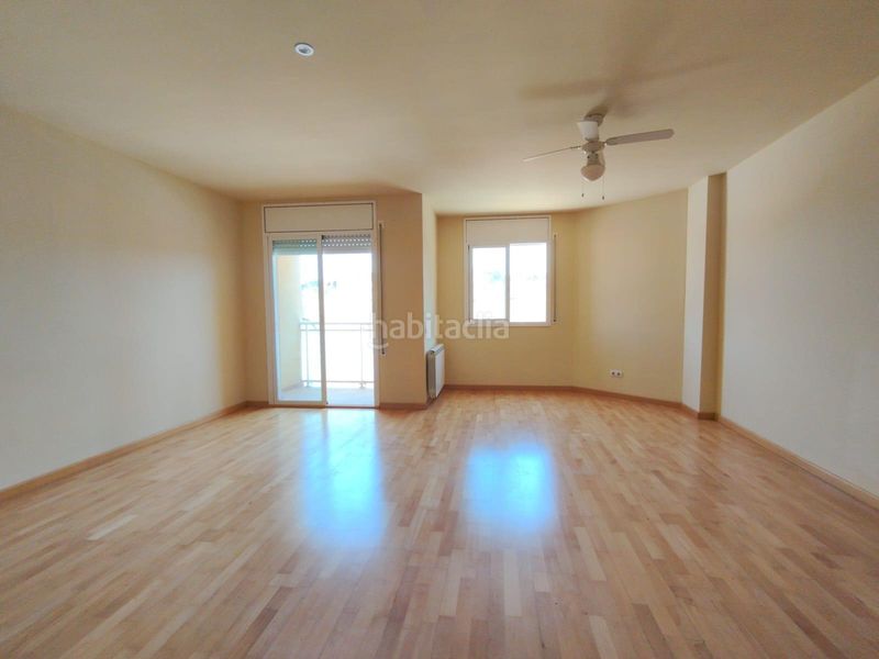 Foto 5d1a28b4-f614-48bd-8e46-62dc11d5fc43. Casa adossada amb aparcament a Torrebesses