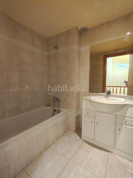 Foto 91a242cd-27e5-4b9d-8acb-b159121bc6a5. Casa adossada amb aparcament a Torrebesses