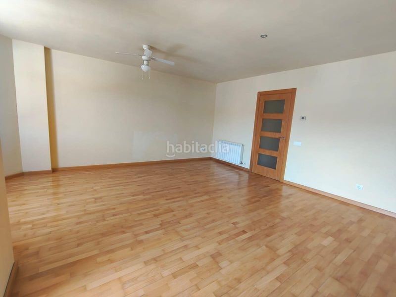 Foto c16c7778-e1c2-453d-a9b6-7db03437a284. Casa adossada amb aparcament a Torrebesses