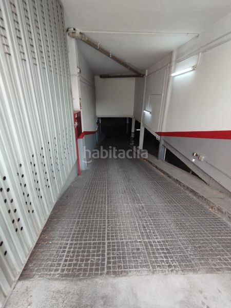 Foto 9294c55a-3b29-4aec-8b5e-b4739ea7db61. Aparcament cotxe a Col·legis Nous Mollet del Vallès