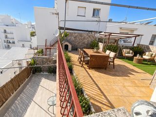 Attico in Centre. Imperdible atico con dos terrazas y balcon