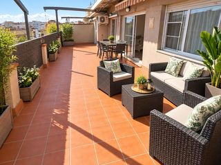 Attique à Centre. Espectacular atico con terraza y ascensor en centro  pruneras!!!