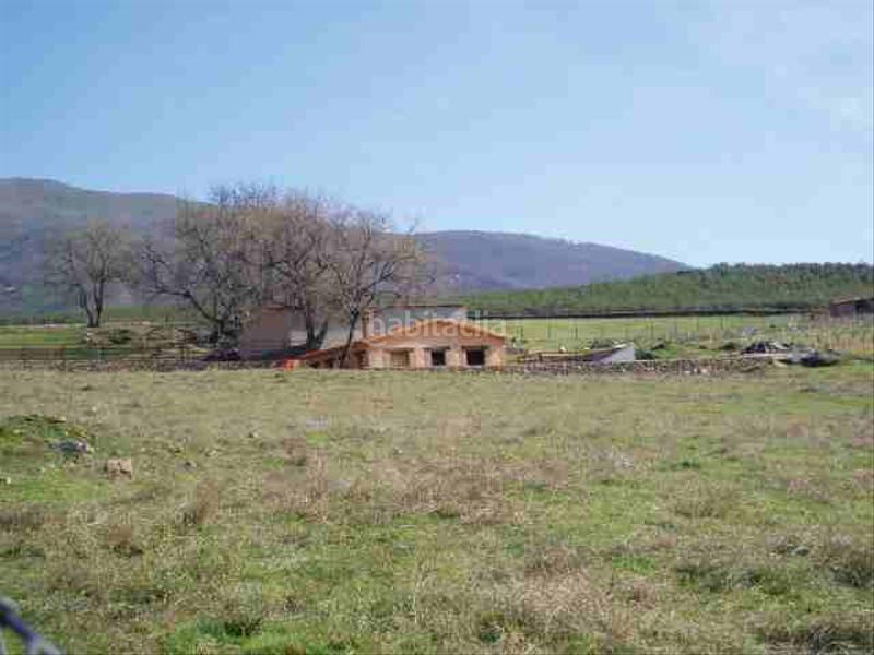 Foto 69bad526-ed97-44d4-9df8-c3d62350a965. Finca rústica finca con casas, agua y luz en Candeleda