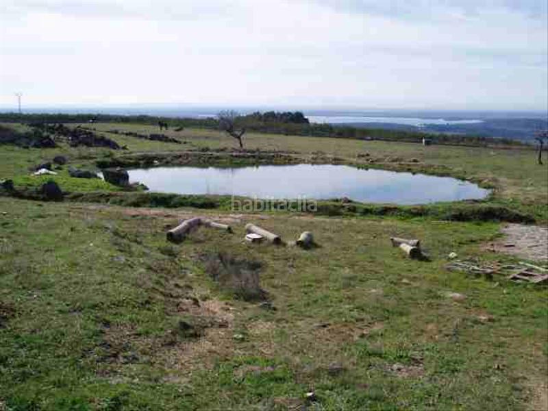 Foto bba4ea0b-255f-4852-837c-bad35eb991ec. Finca rústica finca con casas, agua y luz en Candeleda
