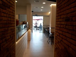 Lloguer Local Comercial a La Nova Esquerra de l�Eixample. Restaurante en alquiler con  traspaso