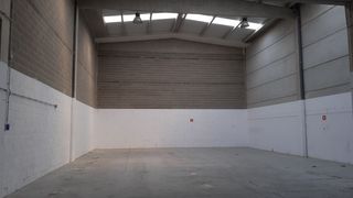 Miete Fabrikhalle in Can Vinyals. Nave de 430m2 lista para entrar.