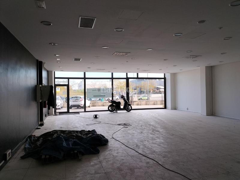 Foto cab1e84d-a708-4d75-ac9c-0f0abf9e6104. Alquiler local comercial en Torreblanca Sant Cugat del Vallès