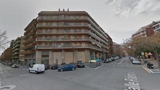 Local commercial à La Sagrera. Local esquinero reformado en c espronceda palencia