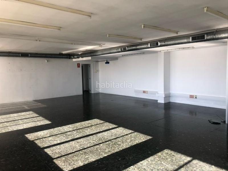 Foto f8f1d3cf-4e3b-4200-854a-abf9214b7c36. Oficina edificio de oficinas en venta en luxemburgo en Rubí