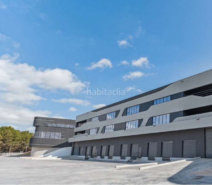 Foto b0f19755-8e78-403e-bc8c-a72a7a43260c. Lloguer nau industrial a Zona Industrial Barberà del Vallès