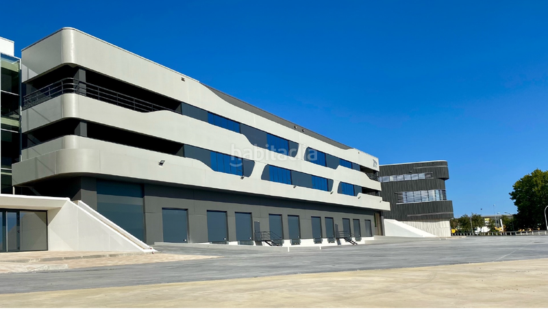 Foto eee9d888-e3a1-4b7b-9768-5624f5b83551. Rent industrial building in Zona Industrial Barberà del Vallès