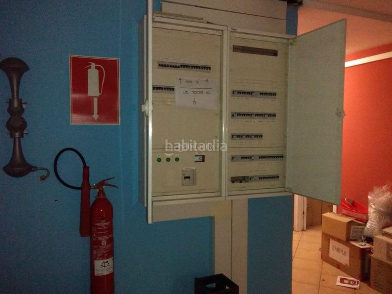 Foto db419583-da65-42a1-b647-00cc30c3f100. Capannone industriale in Manresà Badalona