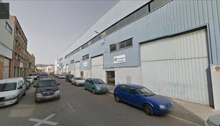 Bâtiment à usage industriel à La Verneda. Nave para inversor en sant adria de besos. transporte publico ce