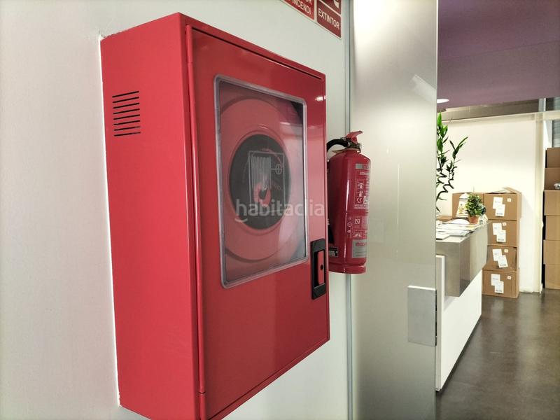 Foto b08b75d9-4e31-4d5d-bf2e-eb1dbc6f8f44. Industrial building in Eixample Sabadell